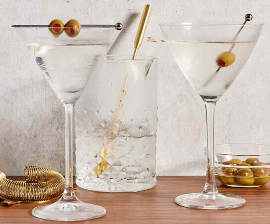 How to Make the Perfect Dirty Martini: A Savory, Bold Cocktail Recipe