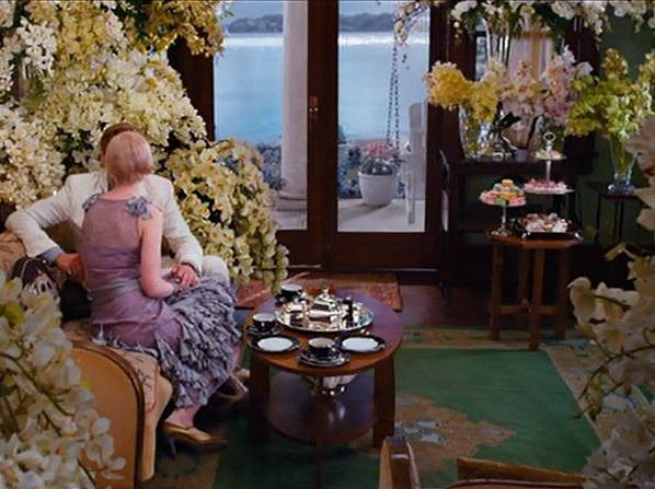 Discover the Significance of Nick’s Couch Color in The Great Gatsby