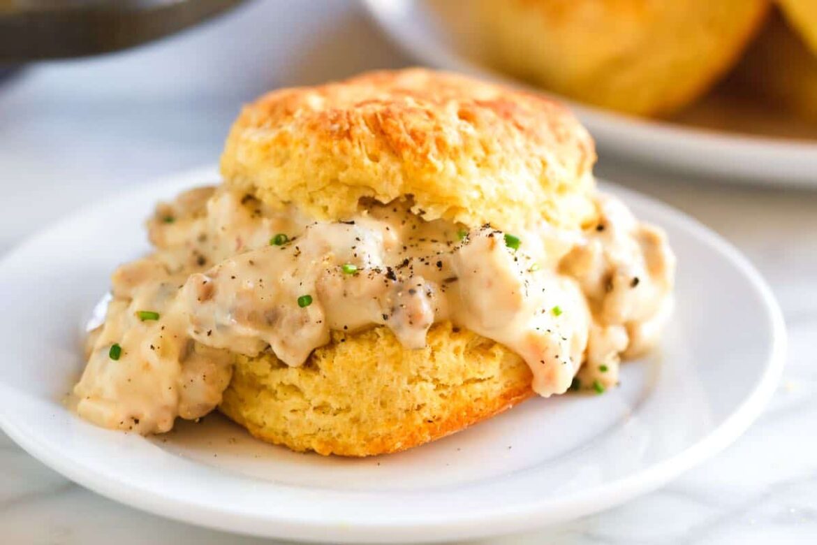 Biscuits and Gravy Recipe: Perfecting This Southern Breakfast Delight