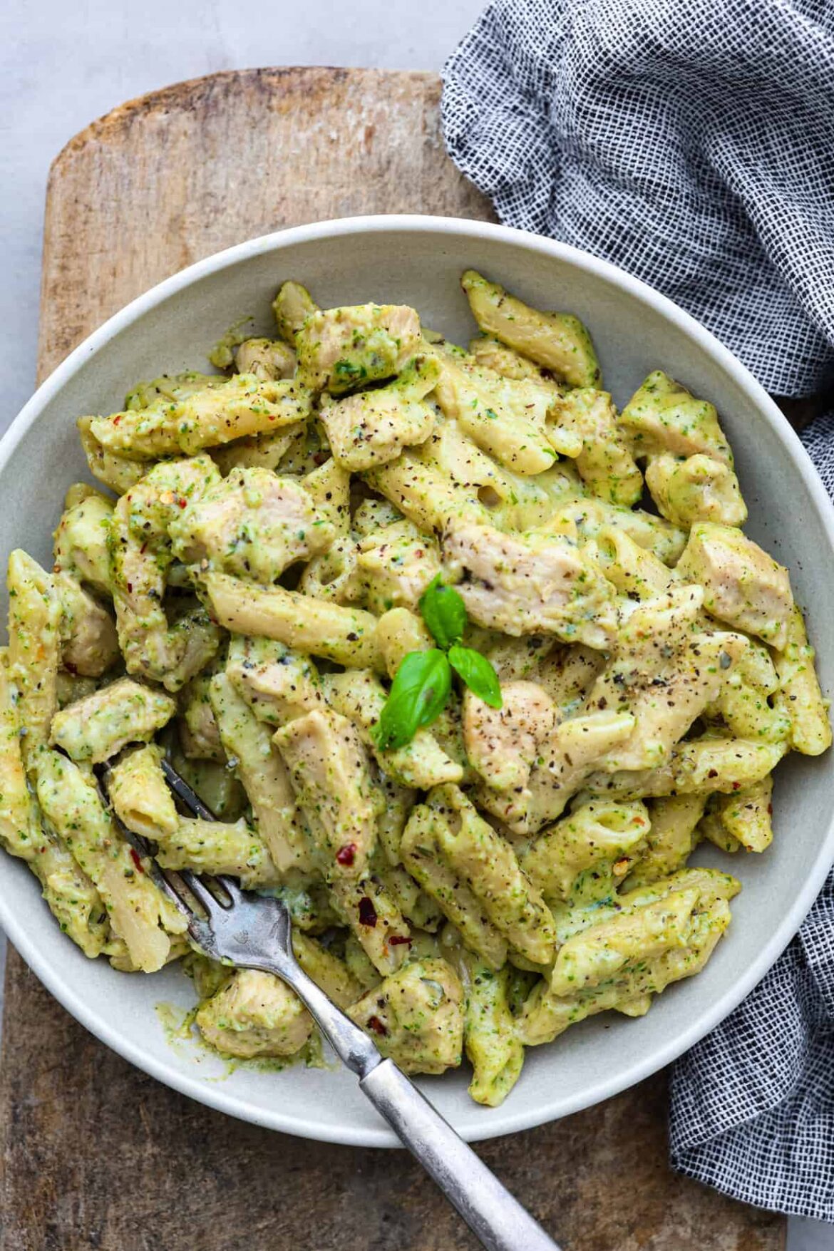 Easy and Flavorful Chicken Pesto Recipe for a Delicious Dinner”