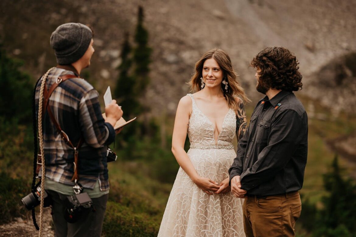 Who is Qualified to Officiate Your Elopement Ceremony?