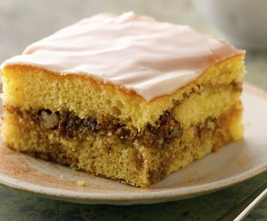 Delicious Honey Bun Cake Recipe: A Sweet & Simple Dessert