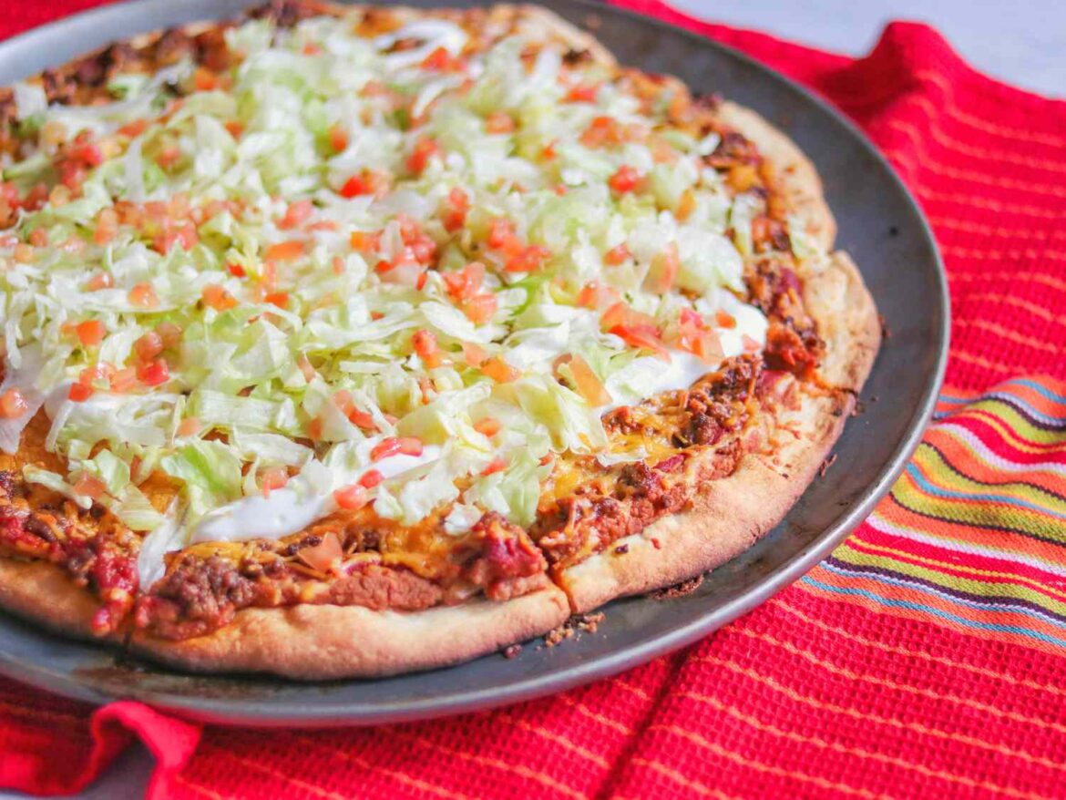 How to Make the Ultimate Homemade Taco Pizza for Family Dinners