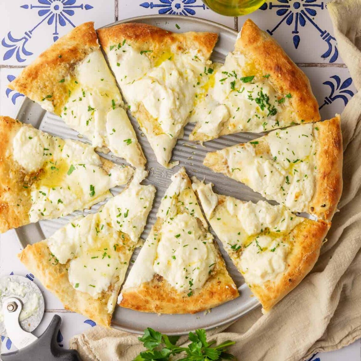 How to Make the Best White Pizza Recipe at Home – Step-by-Step Guide