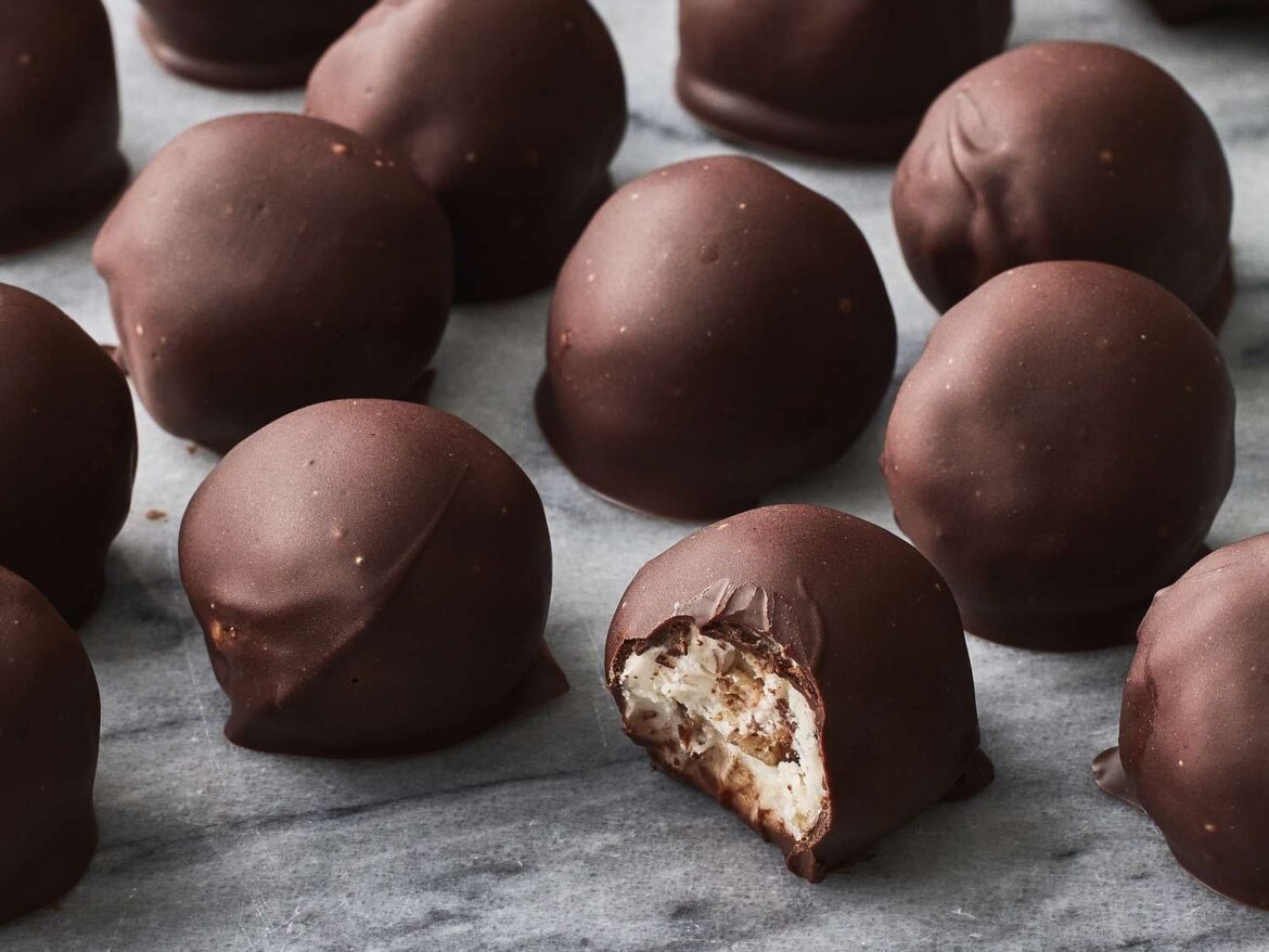 How to Make Bourbon Balls: A Decadent No-Bake Holiday Classic