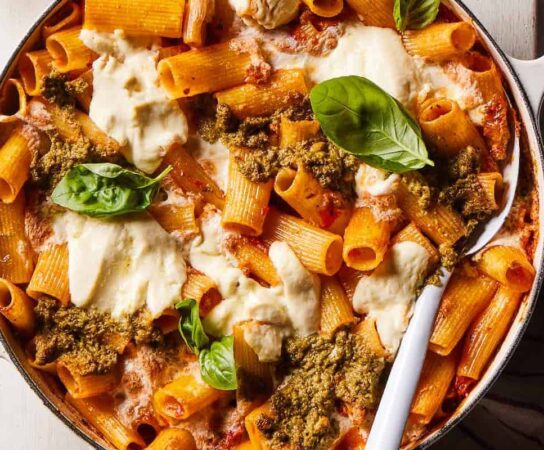 How to Make a Cheesy Baked Rigatoni Pasta That Everyone Will Love