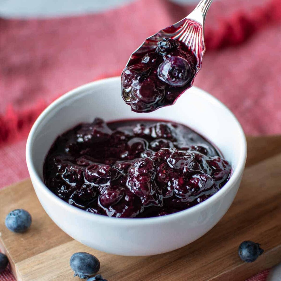 How to Make Easy and Delicious Blueberry Compote at Home